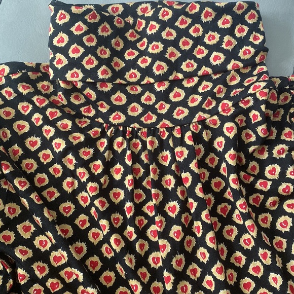 Diane Von Furstenberg Amore Red Hearts Turtleneck Top♥️🖤♥️ - Picture 4 of 10